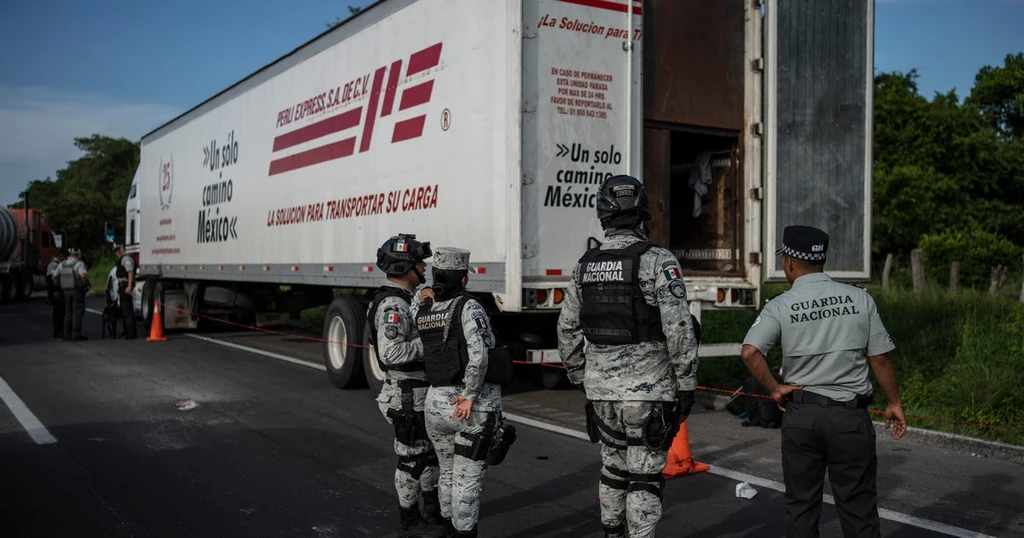 229 Migrants Found Trapped in Stolen Truck in Veracruz