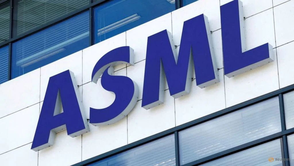 ASML Surges on AI Demand, Boosts 2026 Chip Equipment Forecast