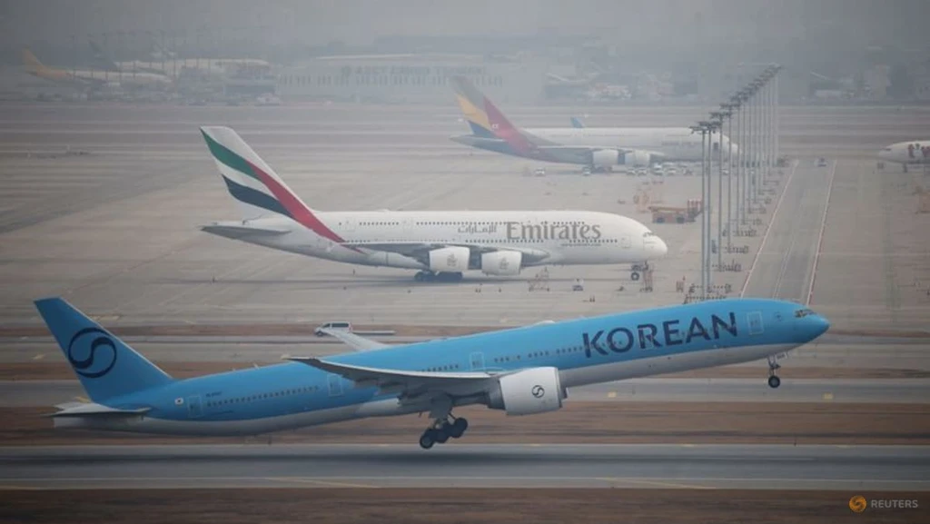 Oil Surge Fuels Airline Stock Plunge, Airfares Skyrocket Amidst Geopolitical Tensions