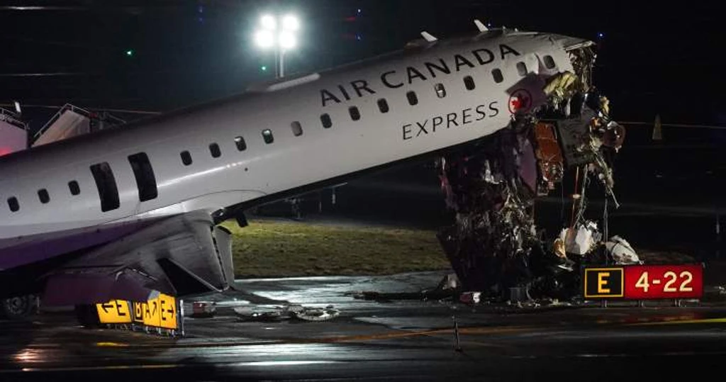Air Canada Flight Crashes at LaGuardia, Two Pilots Killed