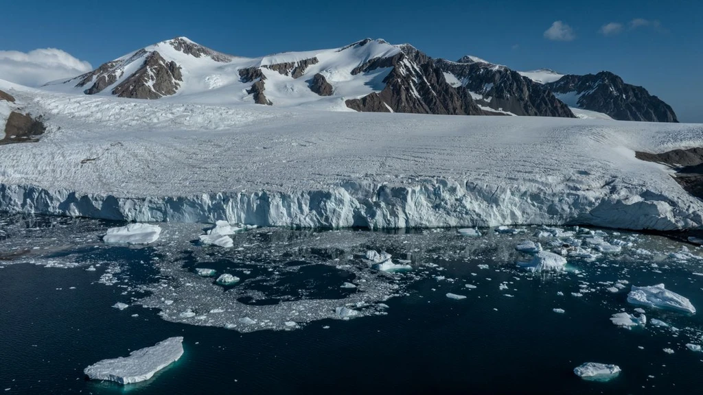 Robots Reveal Why Antarctic Sea Ice Suddenly Began Shrinking