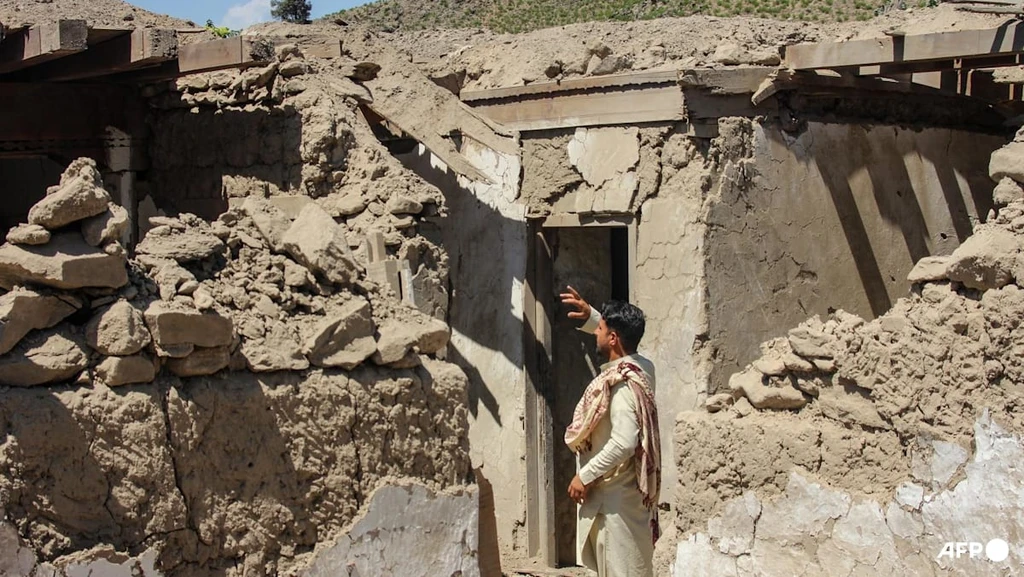 Taliban Launches Airstrikes Inside Pakistan Amid Escalating Border Tensions