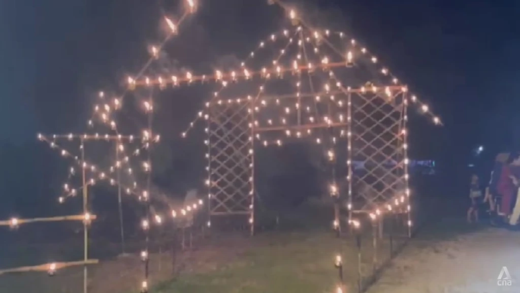 Traditional Lamps Illuminate Hari Raya Celebrations in Perak