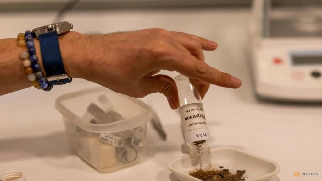 Roman Medicine: Ancient Vial Reveals Fecal Use in 1,900-Year-Old Treatments