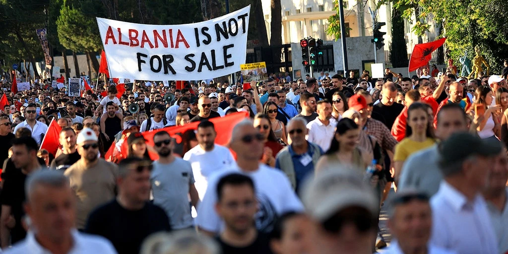 Albanians Demand Prime Minister's Resignation Over Corruption Accusations