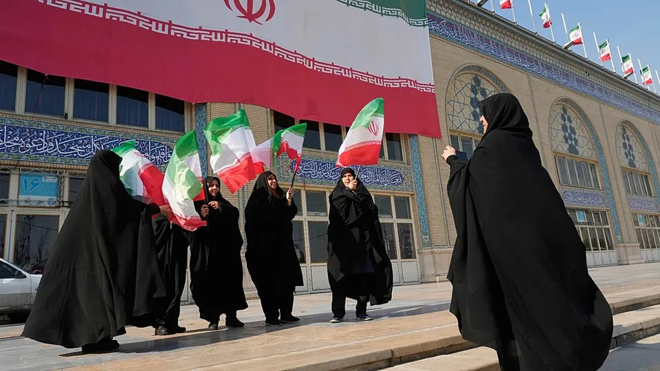 Iran Faces Renewed Protests Amid US Military Buildup and Nuclear Talks