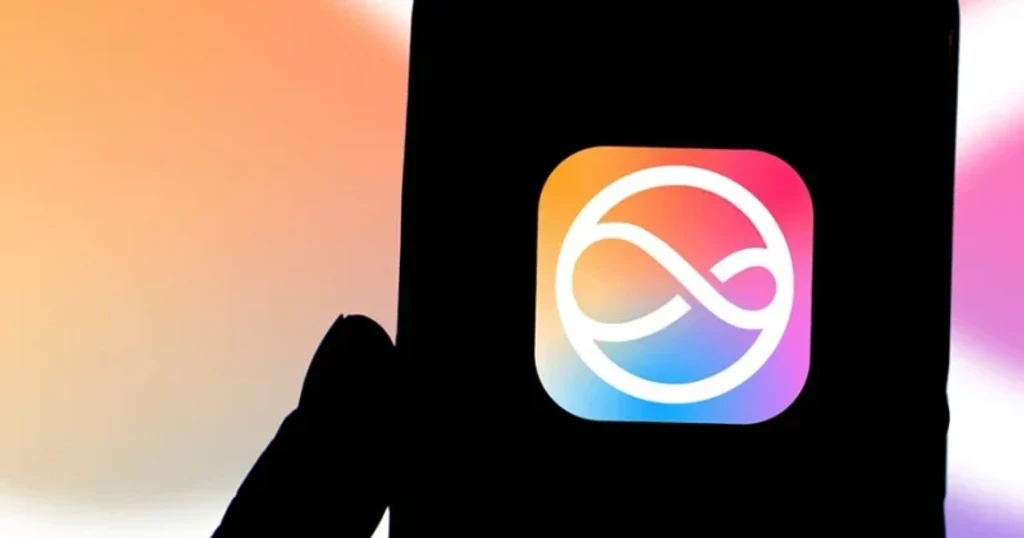 Apple Launches Siri AI as Tim Cook Sets Retirement Date