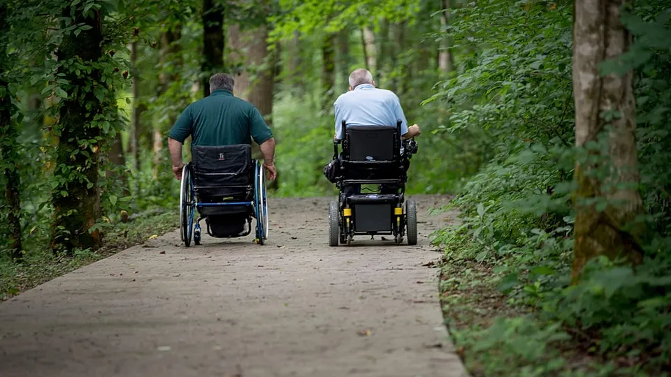 ALS: Understanding the Symptoms, Causes, and Treatments of a Devastating Disease