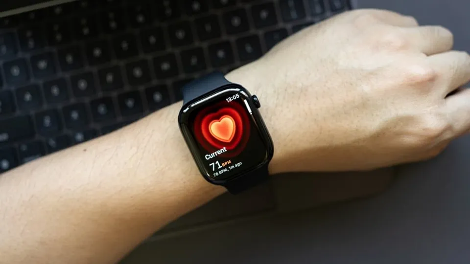 Apple Watch Revolutionizes Atrial Fibrillation Detection in High-Risk Seniors