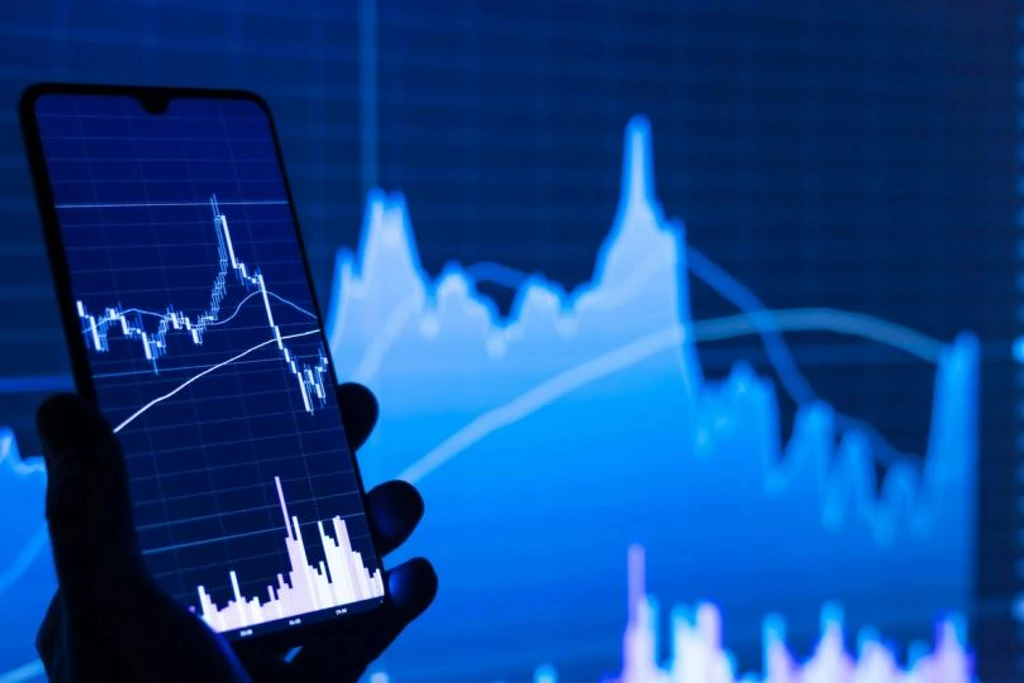 Corporate BTC Buying Collapses as ETF Outflows Deepen