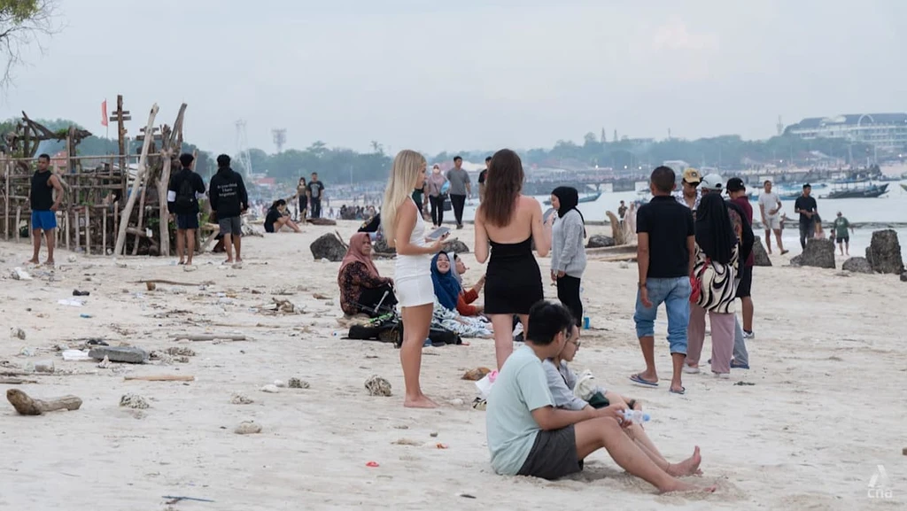 Bali Drowning in Trash After Landfill Shutdown