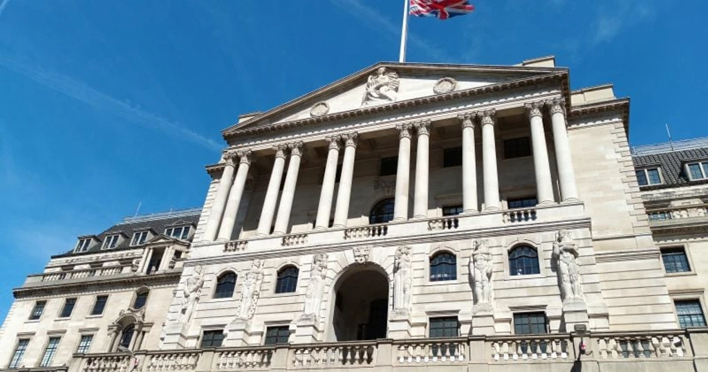 Bank of England Favors Tokenized Deposits Over Stablecoins