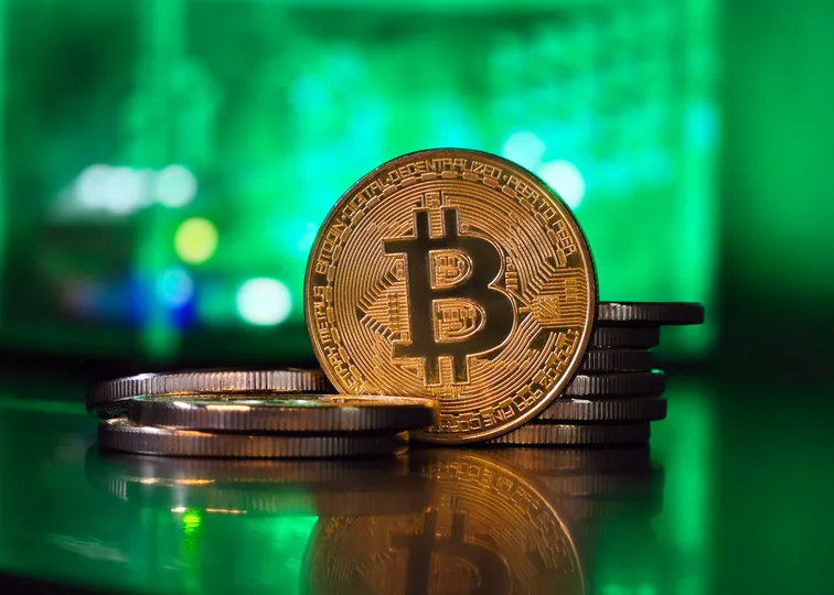 Bitcoin Price Drops Below ETF Cost Basis Amidst Mounting Investor Pressure