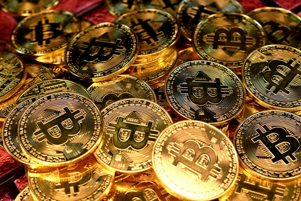 Bitcoin ETF Investors Show 'Diamond Hands' Amid Market Volatility