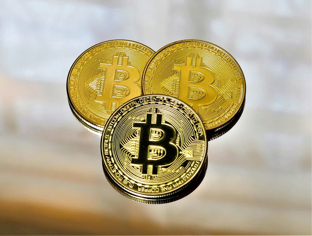Bitcoin's Market Cap Divergence: A Sign of Shifting Investor Behavior