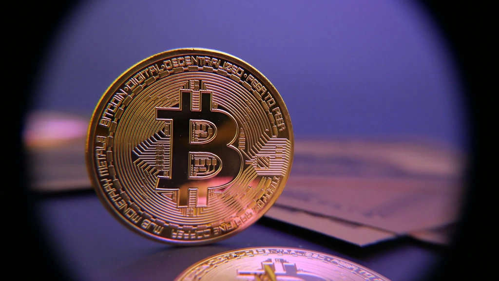Bitcoin Prices Dip; Smart Money Steps In