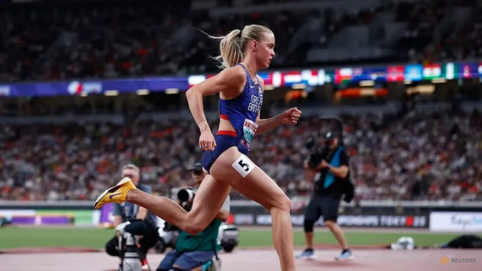 Hodgkinson Shatters World Indoor 800m Record