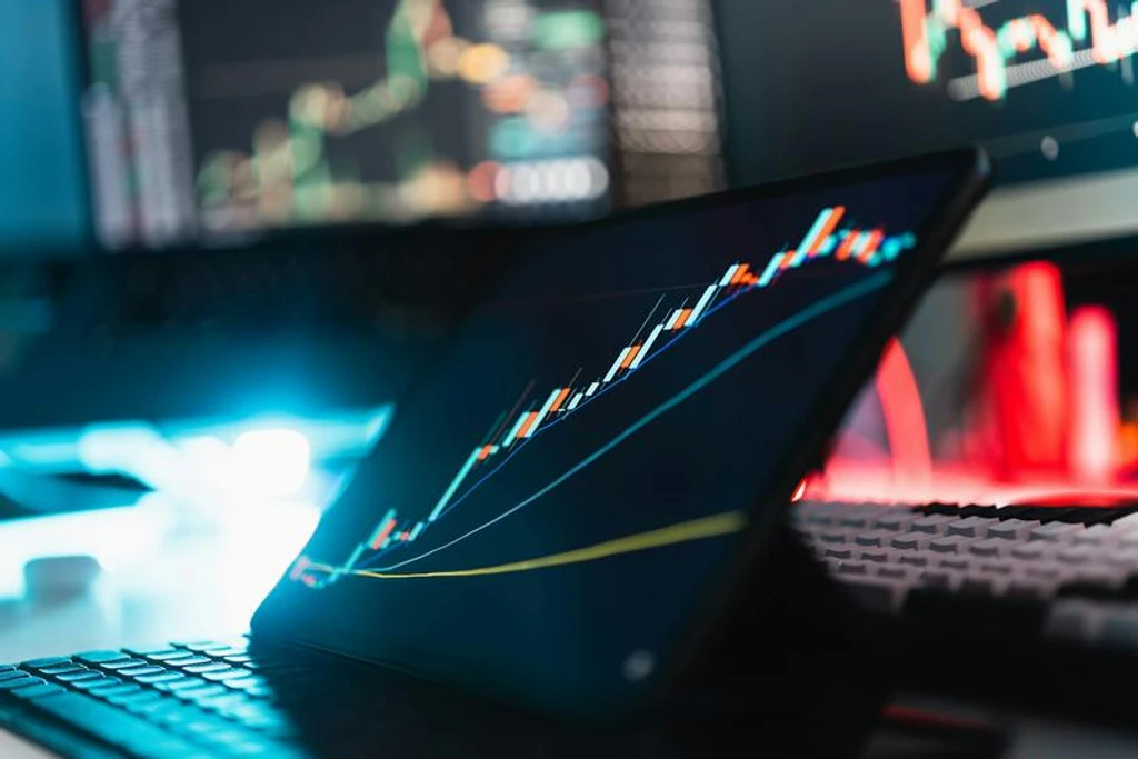 30-Year Treasury Yield Hits 5%, Posing Headwind for Bitcoin