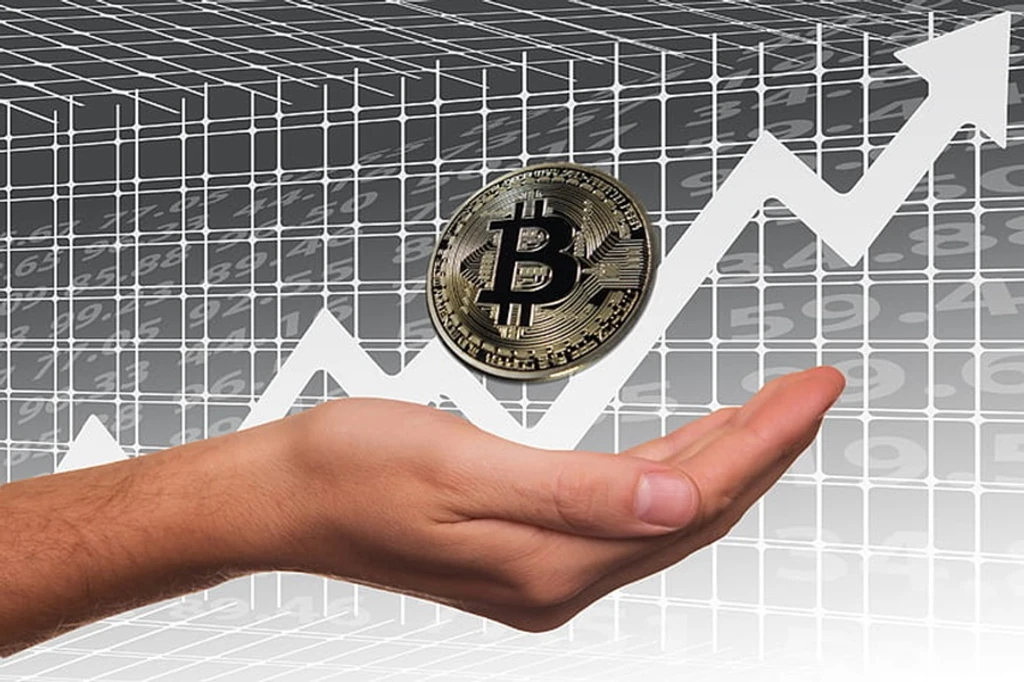 Bitcoin's 'Wall of Worry' Rally: Institutions Lead, Retail Stays Sideline