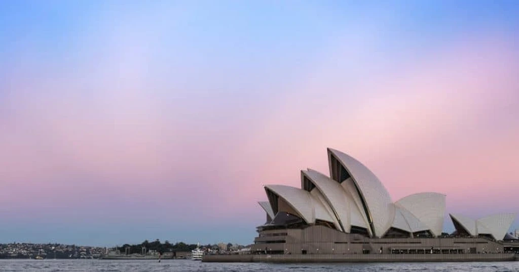 Coinbase Secures Key Australian License, Expanding Financial Offerings