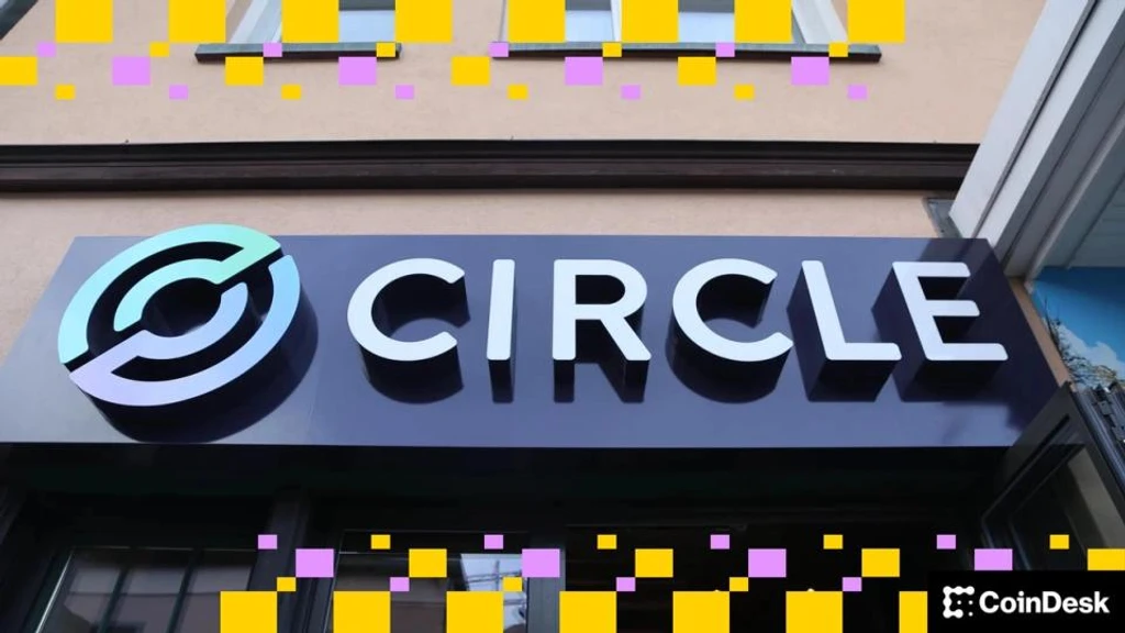 Circle's USDC Surges Past Tether's USDT in Volume, Boosting Price Targets