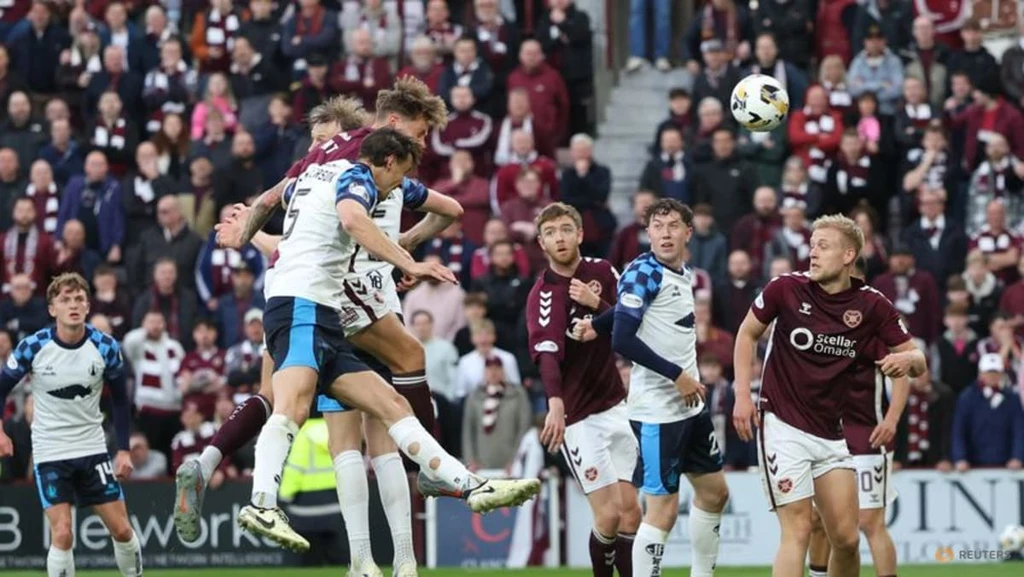 Celtic's Iheanacho Snatches Victory with Controversial Penalty, Setting Up Title Decider