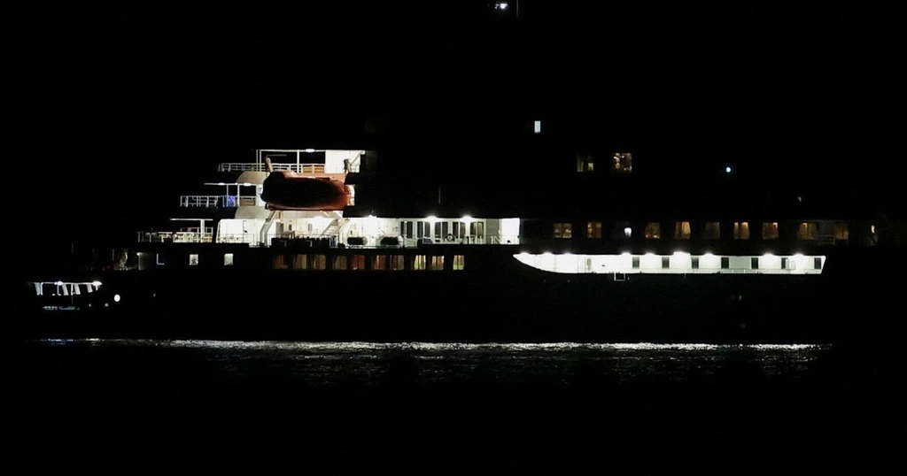 Hantavirus-Stricken Cruise Ship Docks in Canary Islands for Evacuation