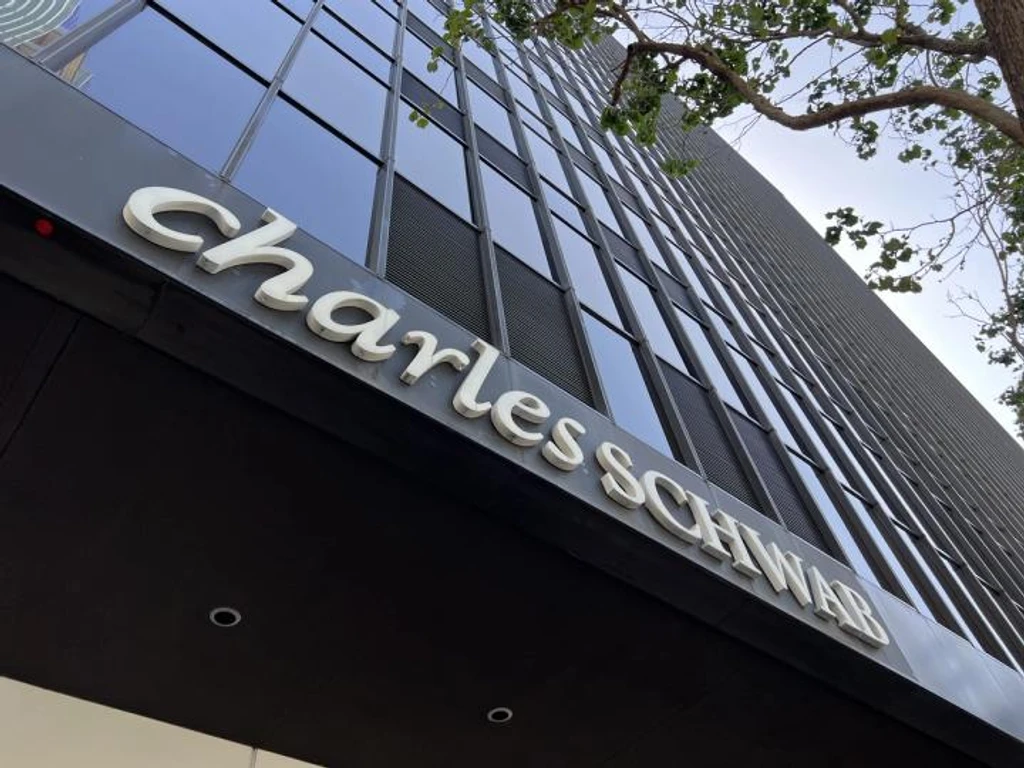Charles Schwab Launches Spot Crypto Trading for Retail Clients