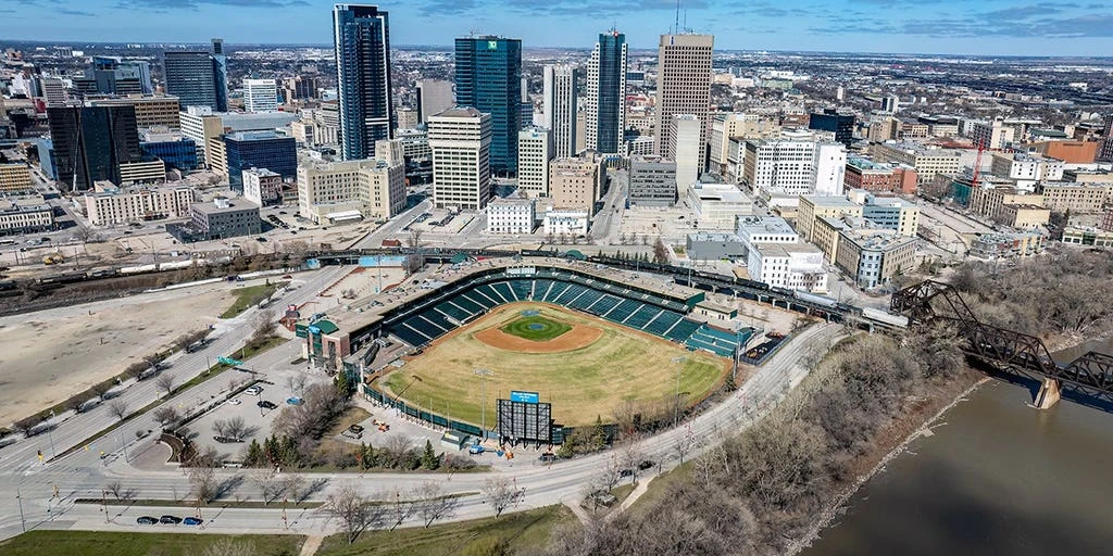 Canadian teen charged with arson after torching American baseball team's bus