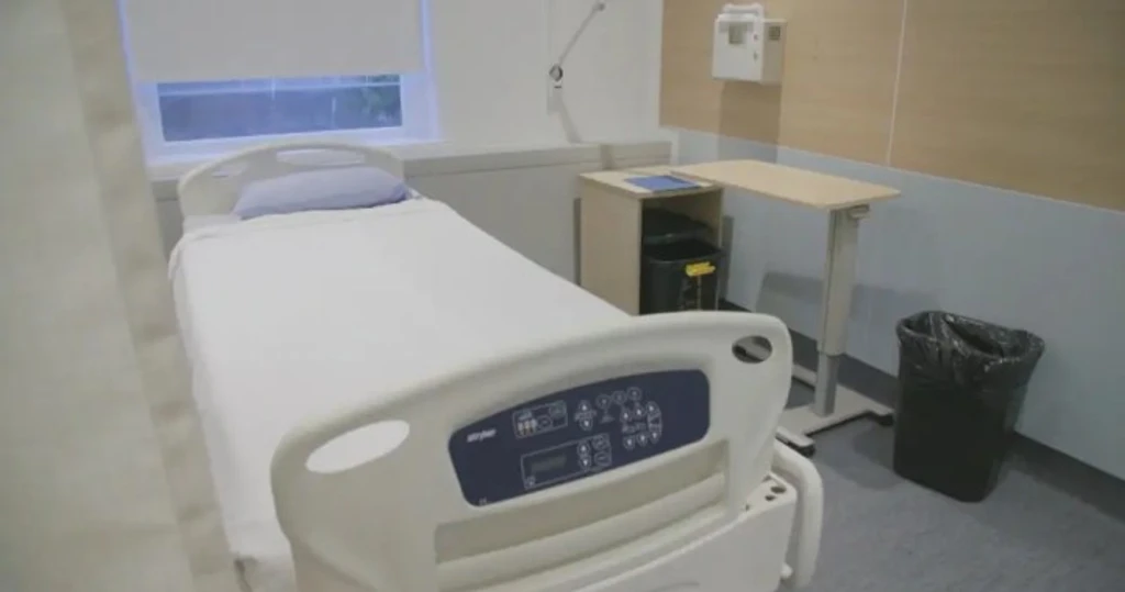 Canadian Emergency Rooms Face Overcrowding Crisis, Reports CIHI