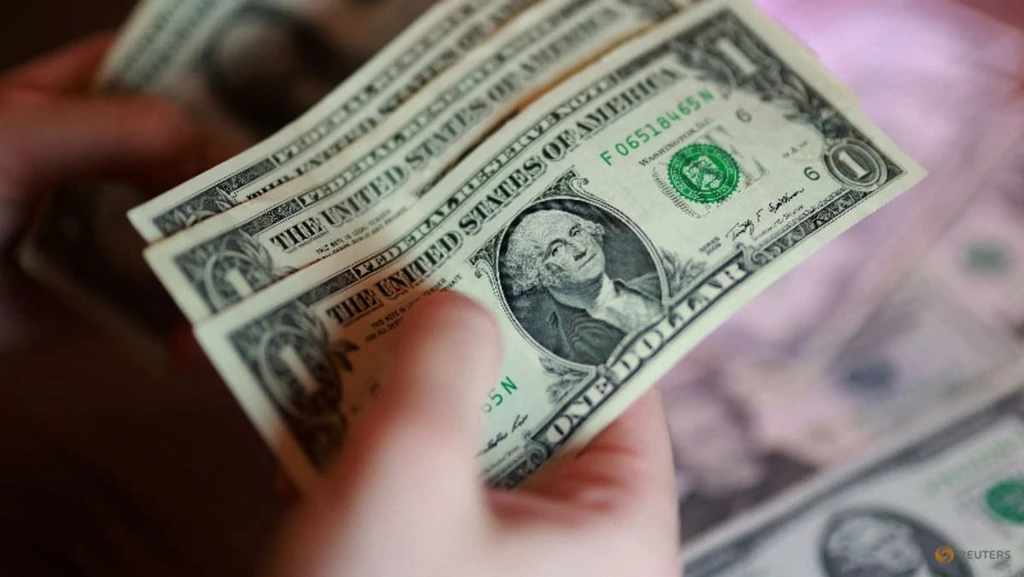 Dollar Soars on Fed Rate Hike Bets as Inflation Fears Mount
