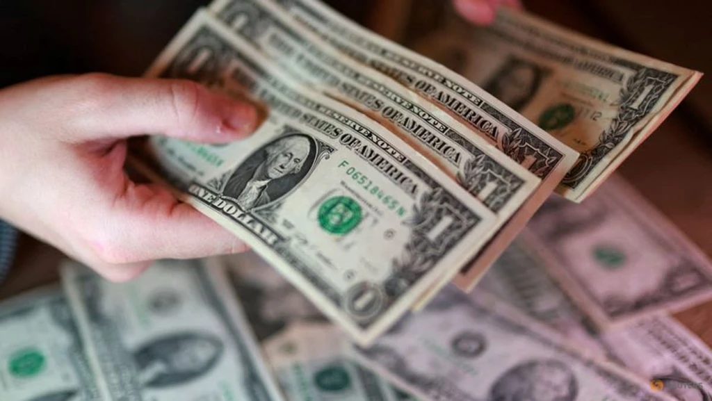 Dollar Weakens After Iran, Israel Agree to Cease Fire