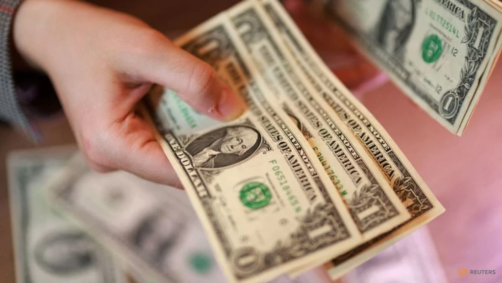Dollar Rises Amid Iran Tensions and Inflation Signals