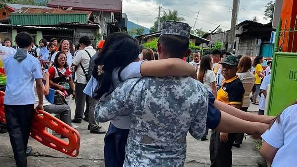 Philippine Earthquake Raises Seabed, Exposing Marine Life
