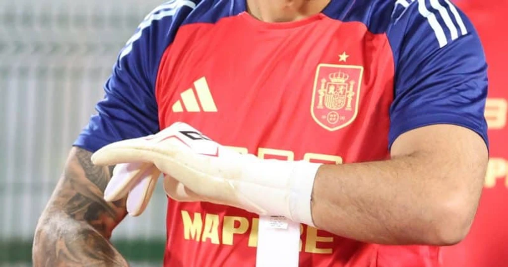 David Raya Relaxed in Three-Way Battle for Spain's 2026 World Cup Spot