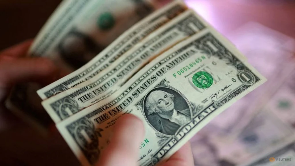 Dollar Eyes Best Month in Year Amid Gulf Tensions and Jobs Data Focus