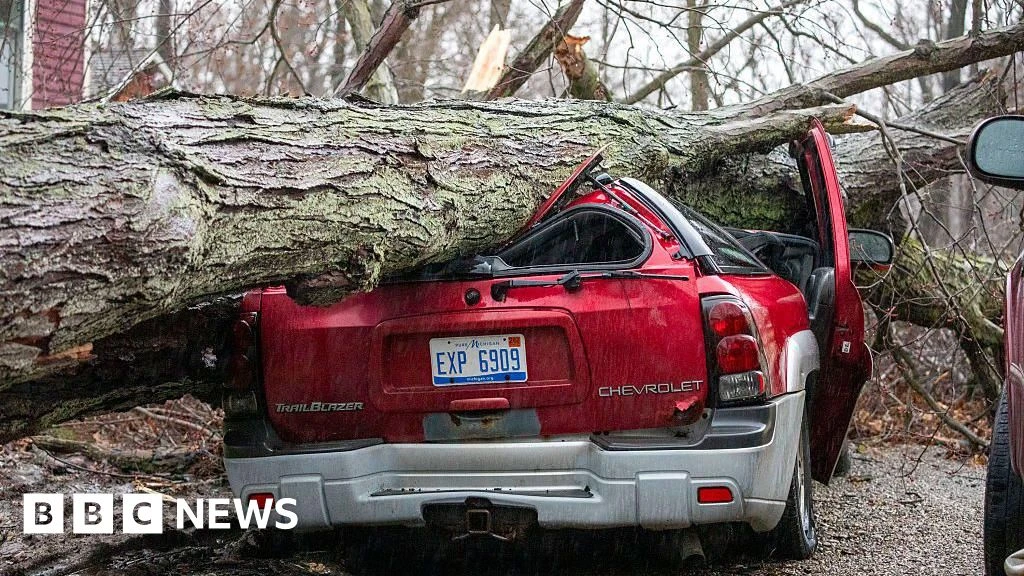 Tornadoes Devastate Michigan, Oklahoma: At Least Six Dead