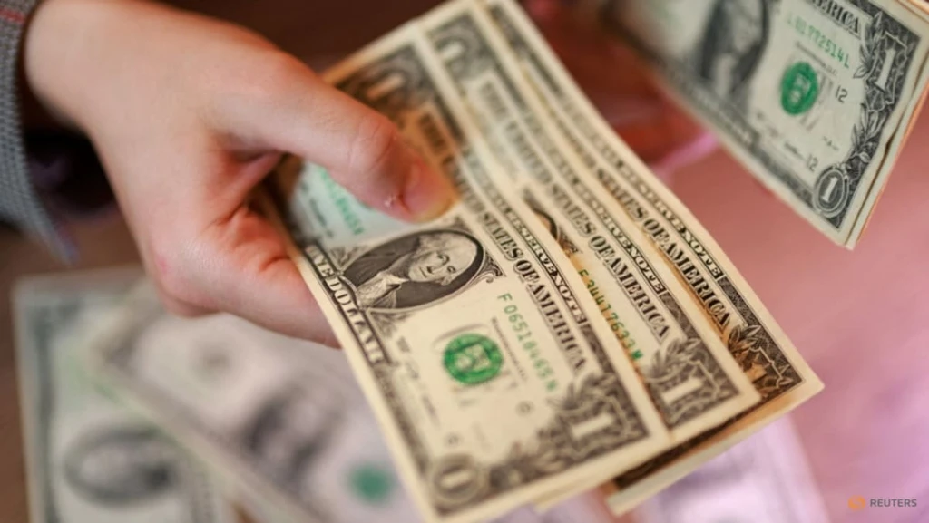 Dollar Edges Up on Iran Peace Hopes and Fed Rate Outlook
