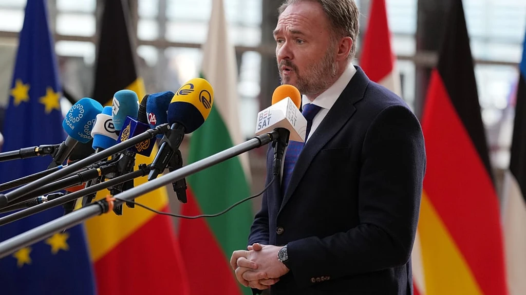 EU Seeks Oil Demand Cuts Amid Hormuz Threat
