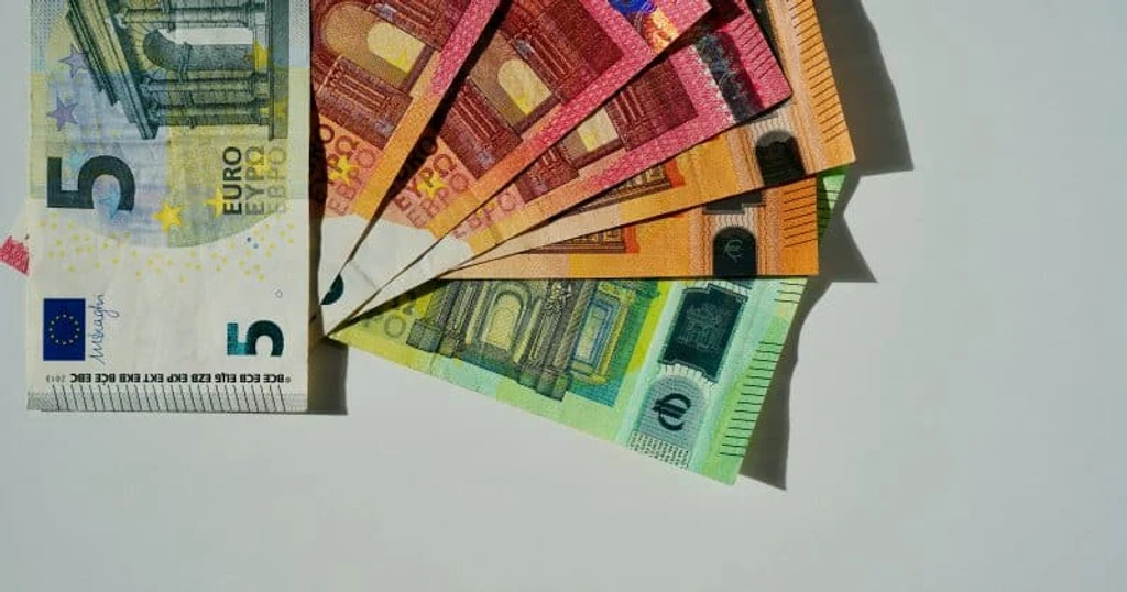 EU Mandates €10,000 Cash Cap and Strict Crypto AML Rules by 2027