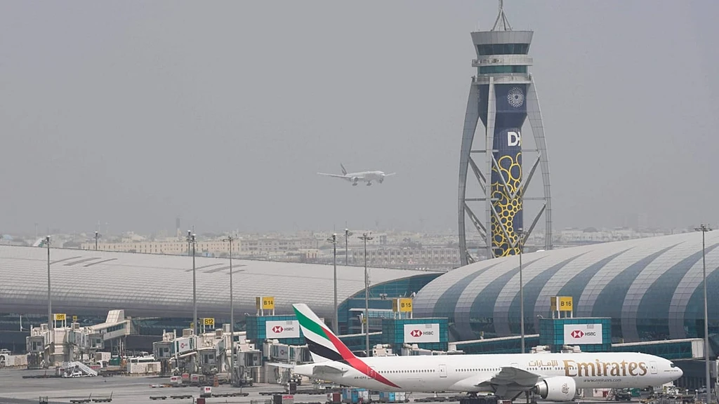 Euronews Journalist Shelters at Dubai Airport During Iranian Drone Attack