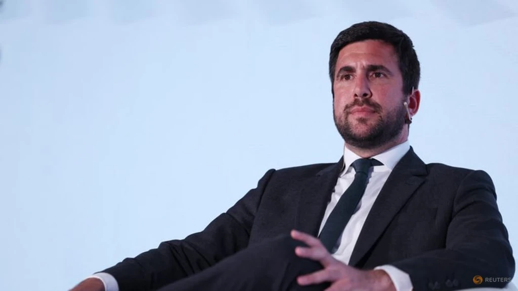 Energy Billionaire Riquelme to Challenge Perez for Real Madrid Presidency