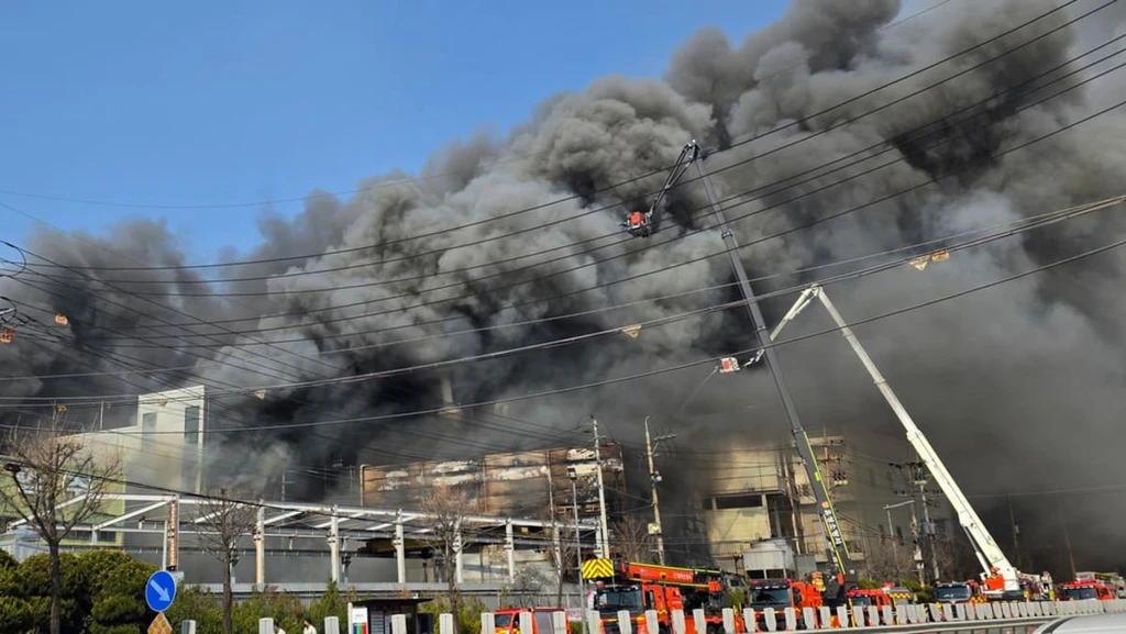 Korean car parts factory fire kills 10, injures 59, 4 missing