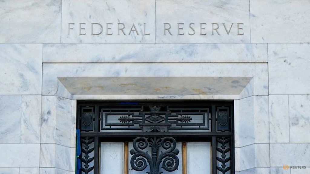 Fed Grapples with AI's Dual Threat to Jobs and Inflation