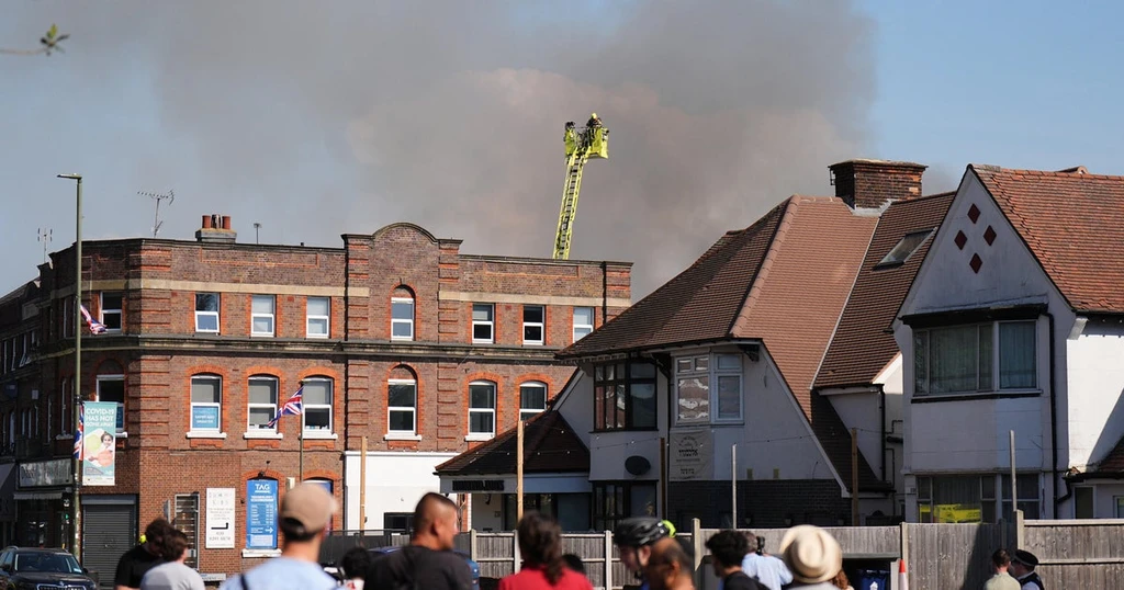 Fire Erupts at Kosher Supermarket in London's Golders Green