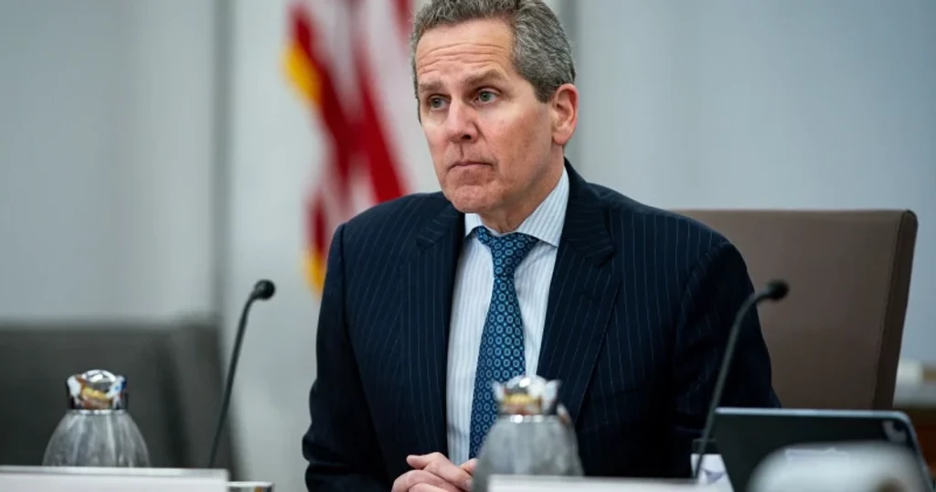 Fed Governor Warns Banking Deregulation Could Spark Next Financial Crisis