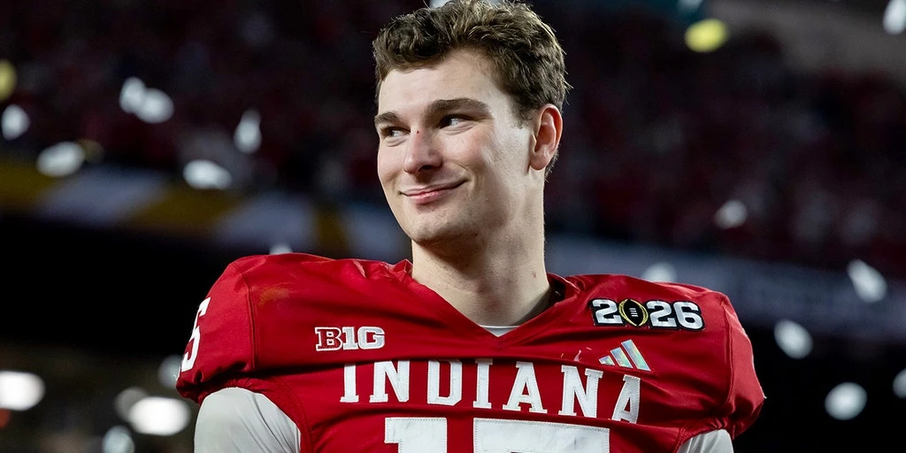 Tom Brady to Mentor Projected Top NFL Draft Pick Fernando Mendoza