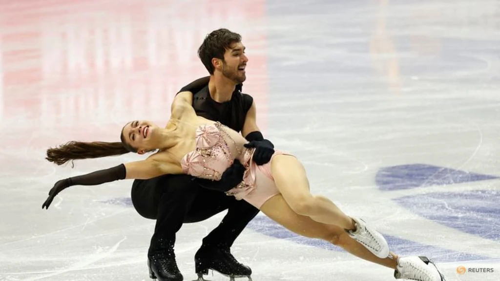 Fournier Beaudry and Cizeron Lead Ice Dance at World Championships