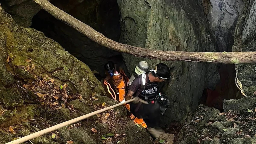 Five Found Alive After Week in Flooded Laos Cave, Two Still Missing