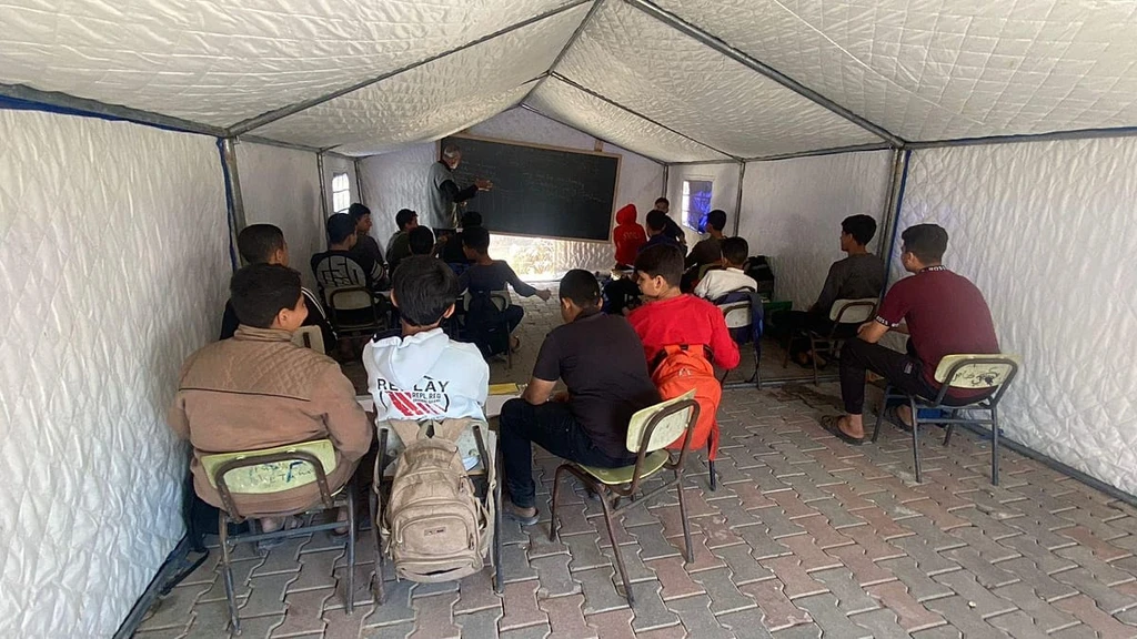 Gaza Students Take Exams in Tents as Schools Lie in Ruins